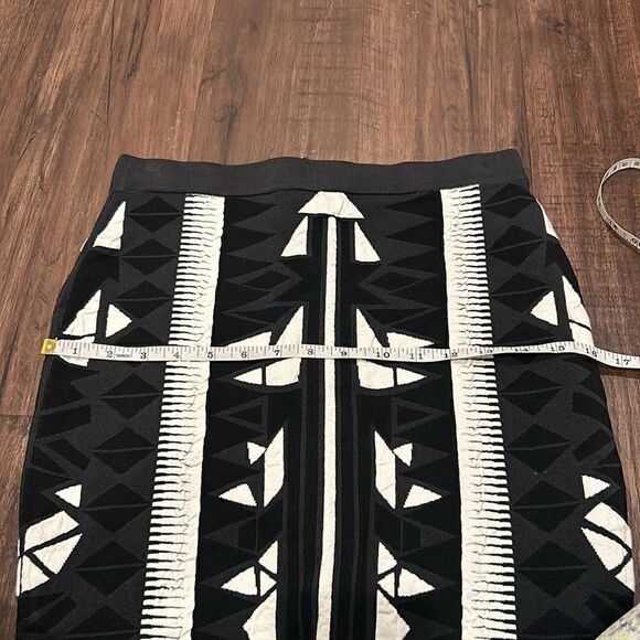 Parker Black & White Skirt, Size Medium - Picture 8 of 11